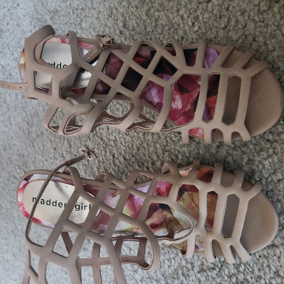 Madden Girl Tan Heels Stylish Strappy Design - Picture 3 of 3